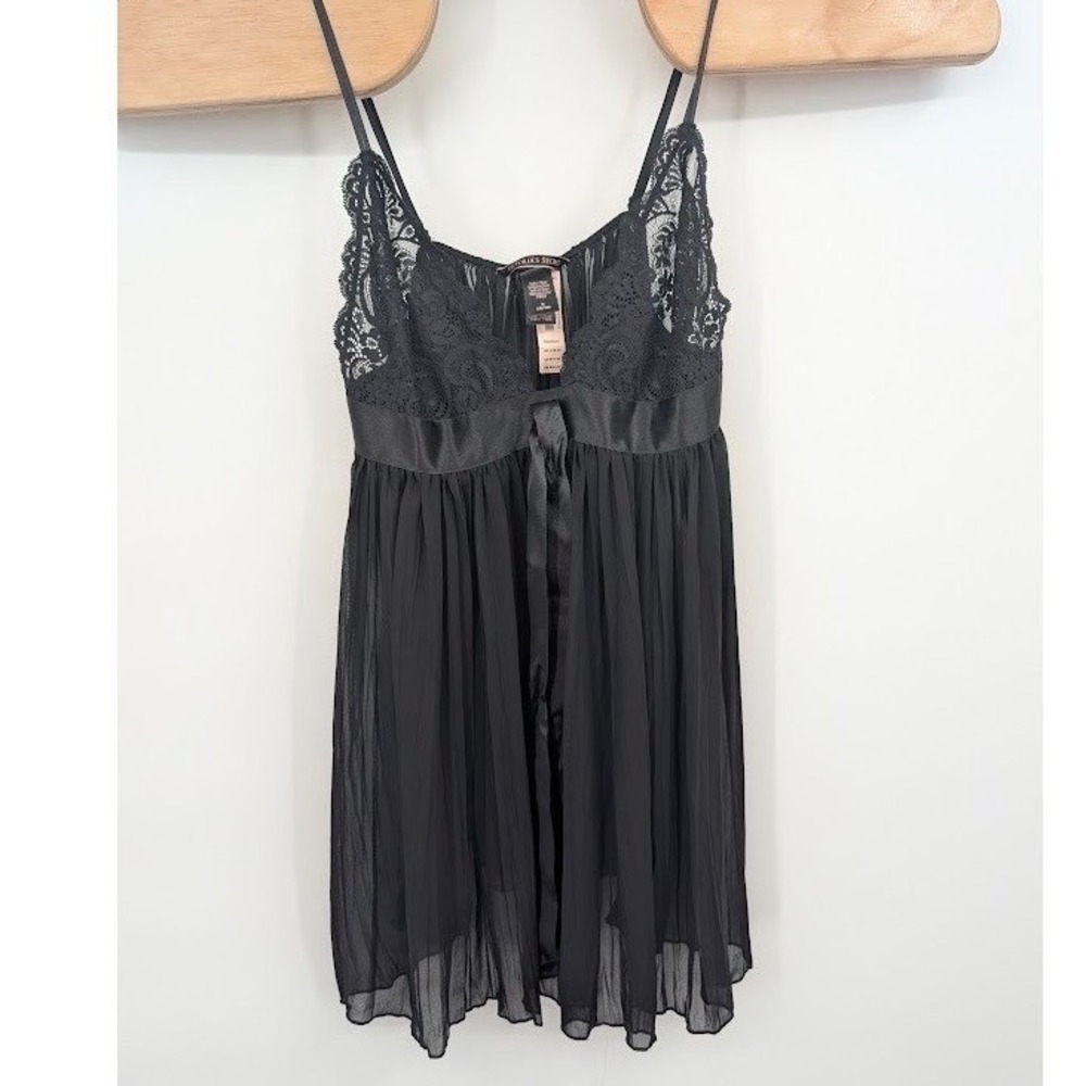 Victoria's Secret Very Sexy black pleated‎ lace babydoll lingerie NWT sz M